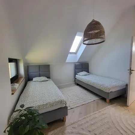 Dom Nad Jeziorem W Borzechowie - Po Horyzont Сasa de vacaciones Borzechowo