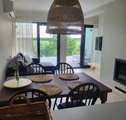 Semesterbostad Dom Nad Jeziorem W Borzechowie - Po Horyzont