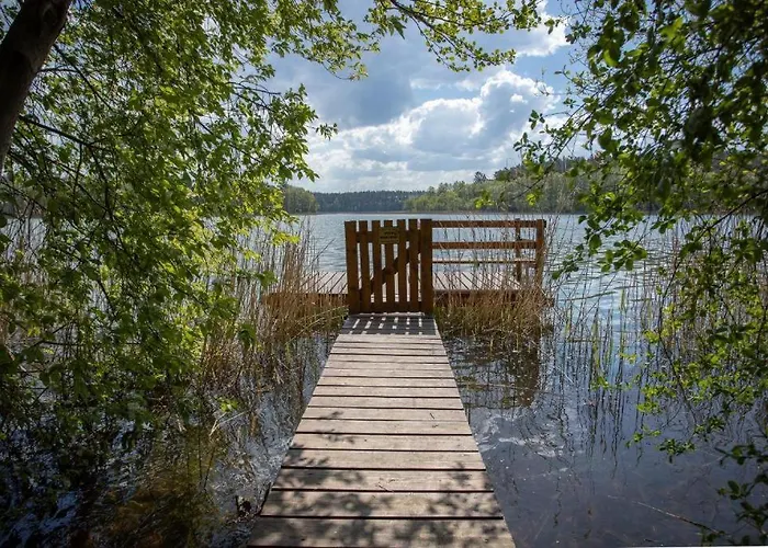 Semesterbostad Dom Nad Jeziorem W Borzechowie - Po Horyzont *